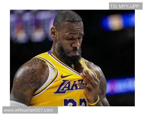 詹姆斯足球天赋惊艳赛场 打破历史纪录引发全球关注